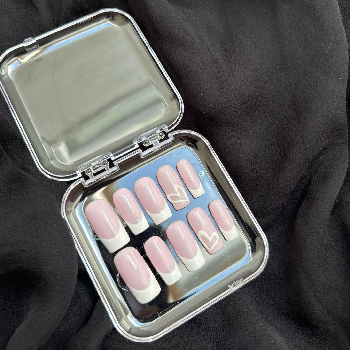 Press on nails french coeur
